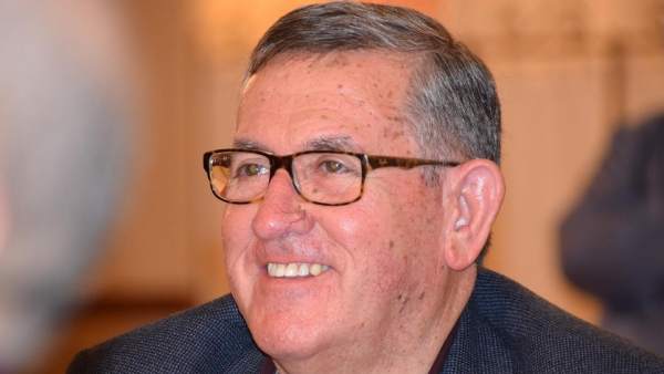 La Universitat de València atorga la seua Medalla al mestre i escriptor Vicent Pascual Granell La Universitat de València atorga la seua Medalla al mestre i escriptor Vicent Pascual Granell