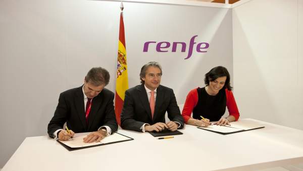 Firma del convenio entre Renfe y el Ayuntamiento Firma del convenio entre Renfe y el Ayuntamiento