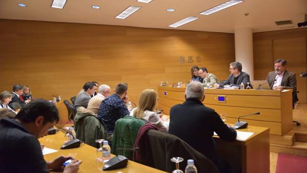 Els grups de les Corts negociaran el mandat marc de la CVMC a partir de la proposta de Podem Els grups de les Corts negociaran el mandat marc de la CVMC a partir de la proposta de Podem