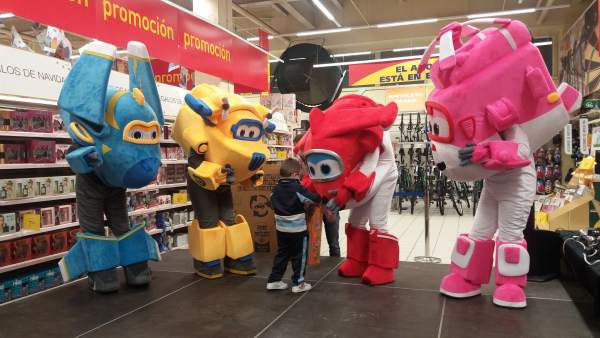 Alcampo Recogió 63.000 Juguetes En Su Campaña Solidaria 'Ningún Niño Sin Juguete Alcampo Recogió 63.000 Juguetes En Su Campaña Solidaria 'Ningún Niño Sin Juguete
