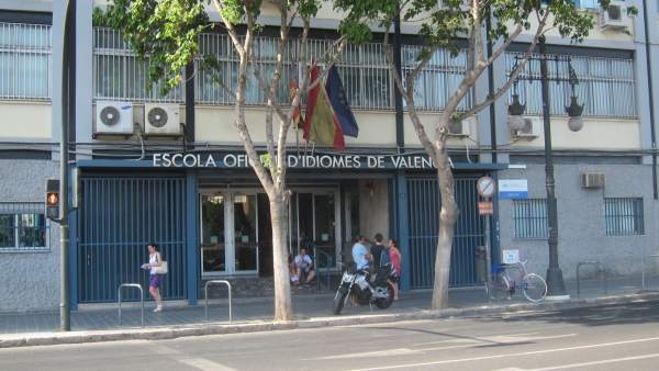 L'esborrany de decret d'escoles d'idiomes obri la porta a una EOI virtual L'esborrany de decret d'escoles d'idiomes obri la porta a una EOI virtual