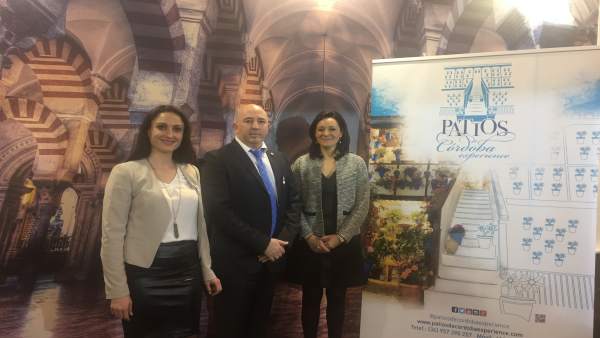 Crespín (dcha.) junto a Porras y Gómez en Fitur Crespín (dcha.) junto a Porras y Gómez en Fitur