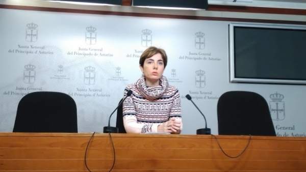 Emma Ramos en rueda de prensa. Emma Ramos en rueda de prensa.