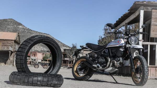 La Ducati Scrambler DS se ha presentado en el Fort Bravo. La Ducati Scrambler DS se ha presentado en el Fort Bravo.