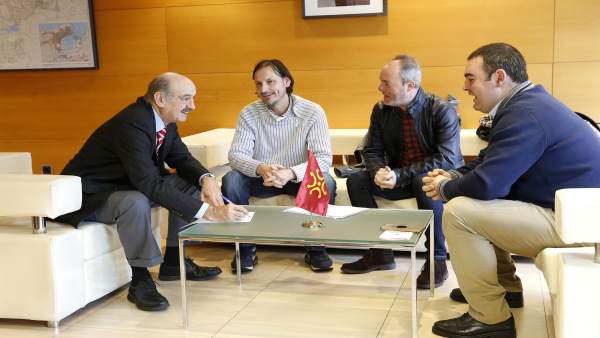 Mazón se reúne con el alcalde de Miera Mazón se reúne con el alcalde de Miera