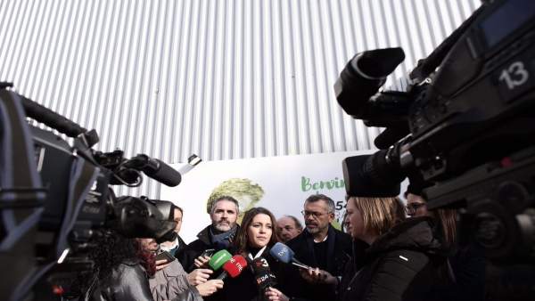 Inés Arrimadas y Jorge Soler (C's) atendiendo a los medios Inés Arrimadas y Jorge Soler (C's) atendiendo a los medios