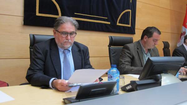 Tomás Tenza en la Comisión de Investigación del HUBU Tomás Tenza en la Comisión de Investigación del HUBU