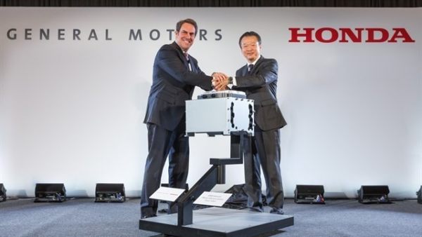 Honda y GM trabajan juntos con la pila de hidrógeno Honda y GM trabajan juntos con la pila de hidrógeno