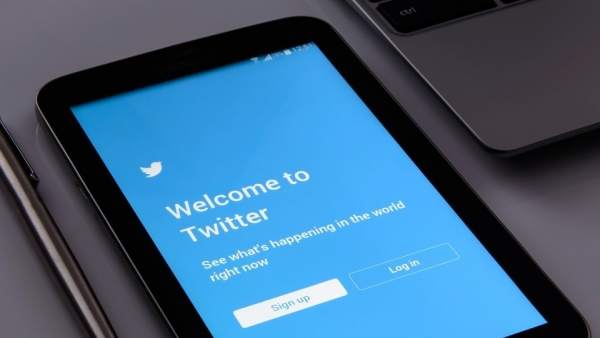 Twitter Twitter