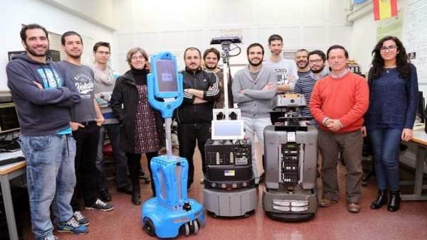 Un grupo de estudio de la UMA Un grupo de estudio de la UMA
