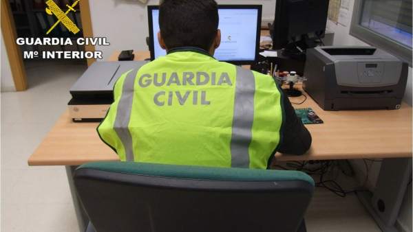 Un agente investiga la trama de cítricos Un agente investiga la trama de cítricos