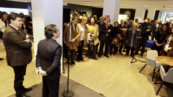 Inauguración de una nueva oficina de Caixabank en Huelva. Inauguración de una nueva oficina de Caixabank en Huelva.