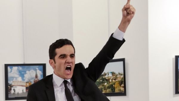'Un asesinato en Turquía' (World Press Photo 2017) 'Un asesinato en Turquía' (World Press Photo 2017)