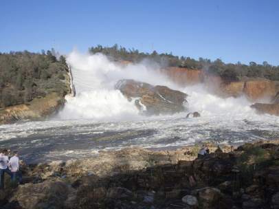 Presa de California que ha provocado la evacuación de 200.000 personas