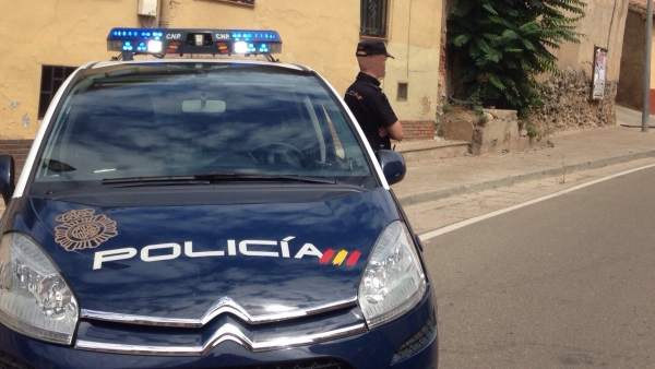 Un choche de Policía Nacional Un choche de Policía Nacional