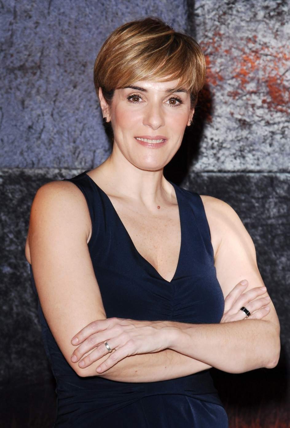 Anabel Alonso a Yanely Hernández en la presentación de la