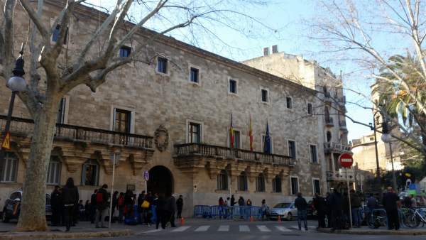Foto exterior Audiencia Foto exterior Audiencia