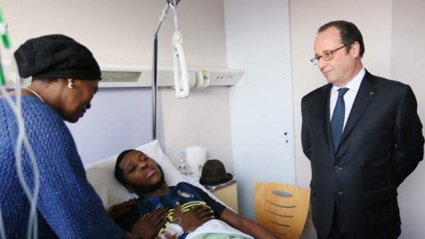 Hollande visita a Théo, agredido por policías Hollande visita a Théo, agredido por policías
