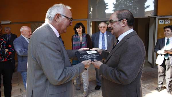 Lambán ha viajado hoy a Huesca para inaugurar la exposición dedicada a Orwell Lambán ha viajado hoy a Huesca para inaugurar la exposición dedicada a Orwell