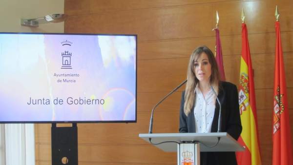 La portavoz del Equipo de Gobierno, en la rueda de prensa La portavoz del Equipo de Gobierno, en la rueda de prensa