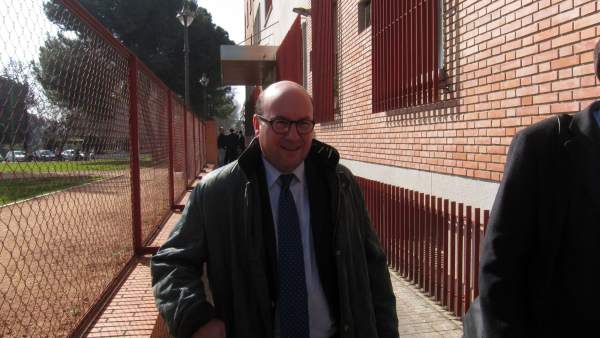 Rafael Navas en la salida de los juzgados Rafael Navas en la salida de los juzgados