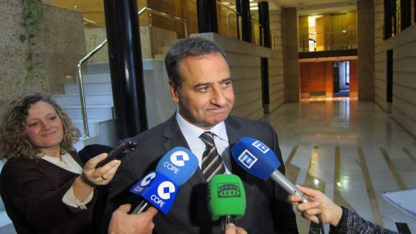 Fernando Lastra. Fernando Lastra.