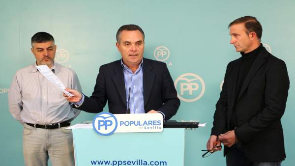 Juan Bueno en rueda de prensa. Juan Bueno en rueda de prensa.