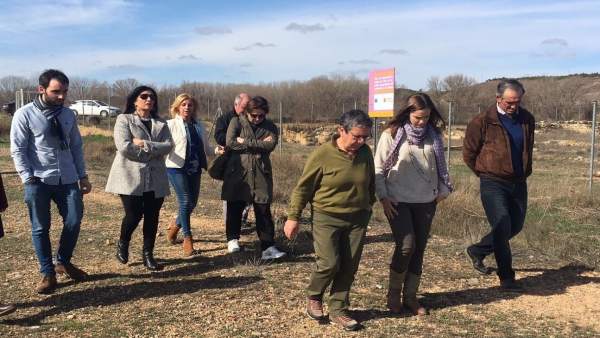 Representantes del PAR durante su visita a la villa romana de La Malena Representantes del PAR durante su visita a la villa romana de La Malena