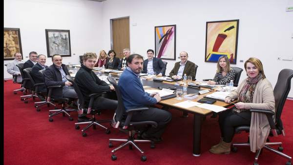 Mesa y Junta de Portavoces del Parlamento de Navarra Mesa y Junta de Portavoces del Parlamento de Navarra