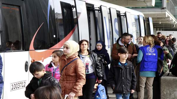 Llegan a España 66 refugiados, la mayoría niños, procedentes de Siria e Irak Llegan a España 66 refugiados, la mayoría niños, procedentes de Siria e Irak