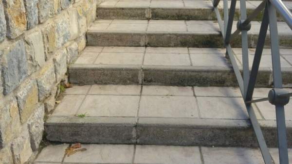 PSOE señala los problemas de accesibilidad en el barrio San Felipe de Jaén PSOE señala los problemas de accesibilidad en el barrio San Felipe de Jaén