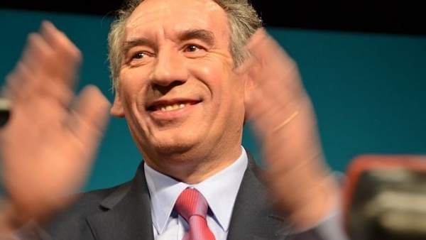 François Bayrou se retira de las elecciones francesas François Bayrou se retira de las elecciones francesas