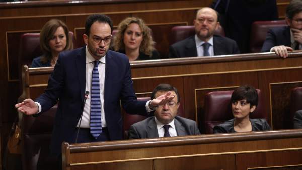 Antonio Hernando en la sesión de control al Gobierno en el Congreso Antonio Hernando en la sesión de control al Gobierno en el Congreso