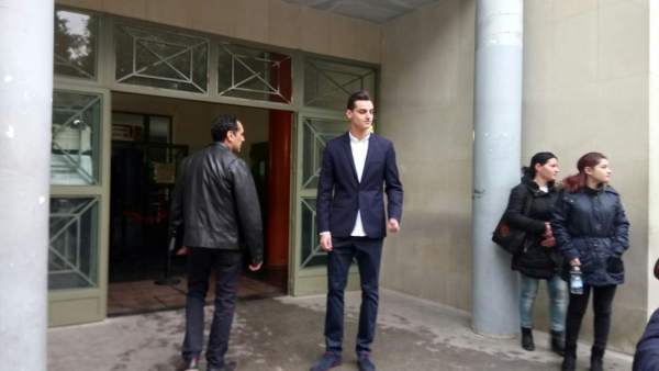 El youtuber alicantino MrGranbomba a la entrada del juicio El youtuber alicantino MrGranbomba a la entrada del juicio