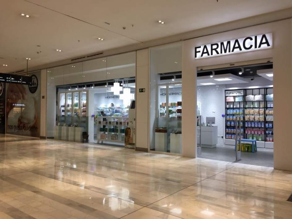 Dos nuevas tiendas y una farmacia 24 horas se asientan en Los Arcos Dos nuevas tiendas y una farmacia 24 horas se asientan en Los Arcos