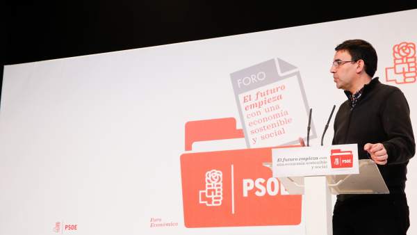 El portavoz de la Gestora del PSOE, Mario Jiménez, en clausura de foro económico El portavoz de la Gestora del PSOE, Mario Jiménez, en clausura de foro económico