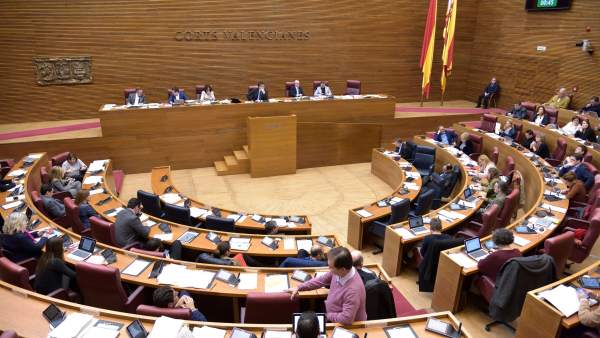 Pleno de Les Corts Valencianes Pleno de Les Corts Valencianes