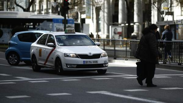 Tráfico, circulación, coche, coches, taxi, taxis, autobús, peatón, peatones Tráfico, circulación, coche, coches, taxi, taxis, autobús, peatón, peatones