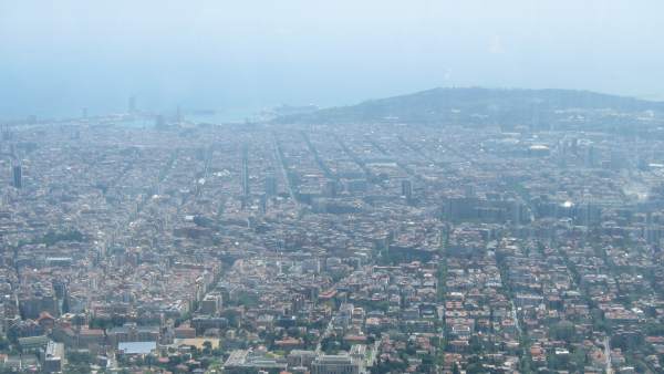 Vista de Barcelona desde Collserola donde se ve la contaminación. Vista de Barcelona desde Collserola donde se ve la contaminación.