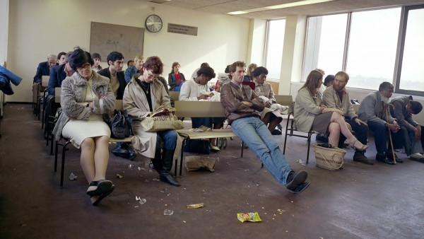 Paul Graham (*1956) - Waiting Room, Highgate DHSS, North London, 1984
Paul Graham (*1956) - Waiting Room, Highgate DHSS, North London, 1984