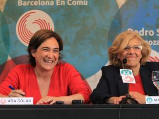 Las alcaldesas de Barcelona y Madrid, Ada Colau y Manuela Carmena.