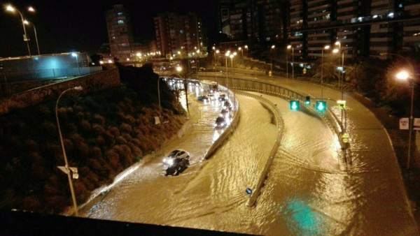ENTRADA AL CENTRO DE LA CIUDAD POR AVENIDA DE DÉNIA ENTRADA AL CENTRO DE LA CIUDAD POR AVENIDA DE DÉNIA