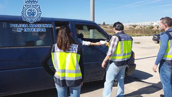 Doce detenidos de una explotación agrícola Doce detenidos de una explotación agrícola