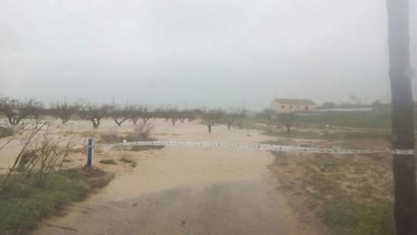 Travesía Joaquinas, Avileses, cortada al tráfico por temporal de lluvias Travesía Joaquinas, Avileses, cortada al tráfico por temporal de lluvias
