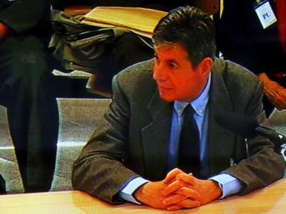 El exalcalde de Santa Coloma de Gramenet, Bartomeu Muñoz, declarando ante la Audiencia Nacional de Madrid como imputado por el 'caso Pretoria' de corrupción urbanística.