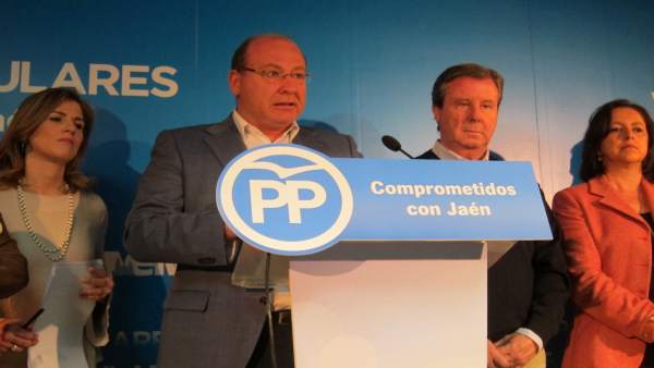 El alcalde de Jaén, Javier Márquez, interviene en la rueda de prensa. El alcalde de Jaén, Javier Márquez, interviene en la rueda de prensa.