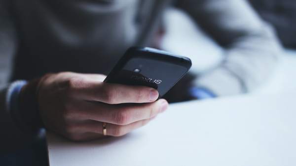"Persigue niños": investigan si tres madres están detrás de este bulo en Whatsapp sobre un padre de su colegio "Persigue niños": investigan si tres madres están detrás de este bulo en Whatsapp sobre un padre de su colegio