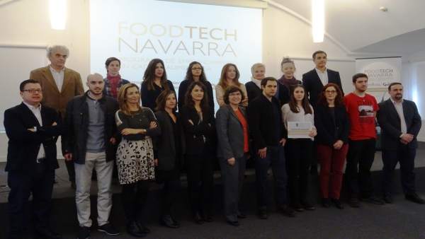 Los promotores de los proyectos finalistas junto al jurado. Los promotores de los proyectos finalistas junto al jurado.