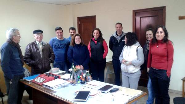 Honorato reunida con los vecinos. Honorato reunida con los vecinos.
