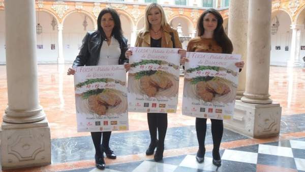 Gómez (dcha.), junto a Alba, durante la presentación Gómez (dcha.), junto a Alba, durante la presentación